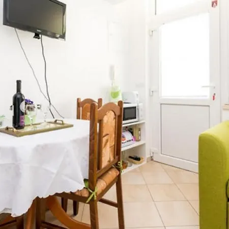 Captain - One Bedroom With Terrace *