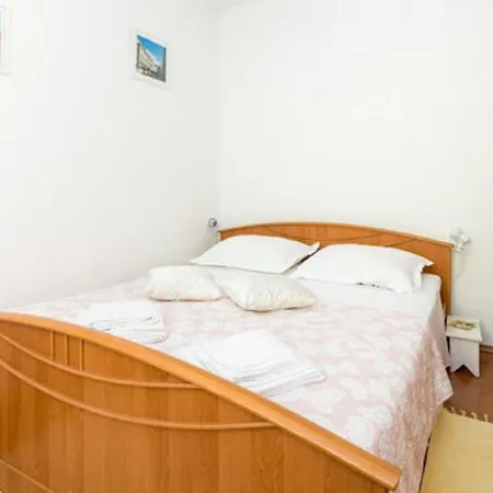 Captain - One Bedroom With Terrace Apartmán